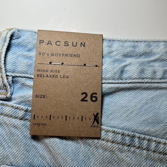 Pacsun women’s 90’s boyfriend high rise‎ relaxed leg size 26 light wash - Picture 10 of 14